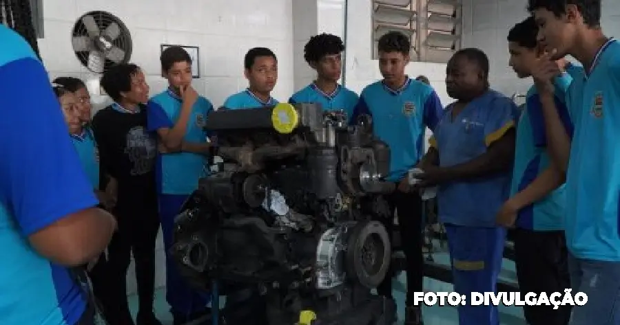 Projeto Aula Passeio: Alunos visitam empresa de transporte em São Gonçalo