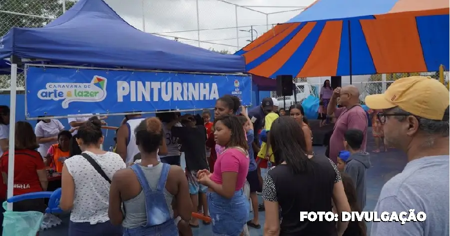 Praça da Trindade recebe Caravana de Arte e Lazer