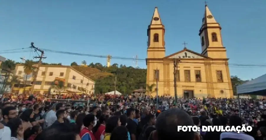 Preparativos para a maior celebração de Corpus Christi