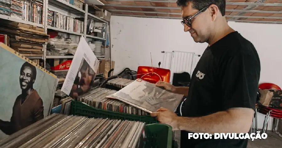 Vinil na Moda LPs Retornam ao Cenário Cultural Impulsionados pela Nova Geração