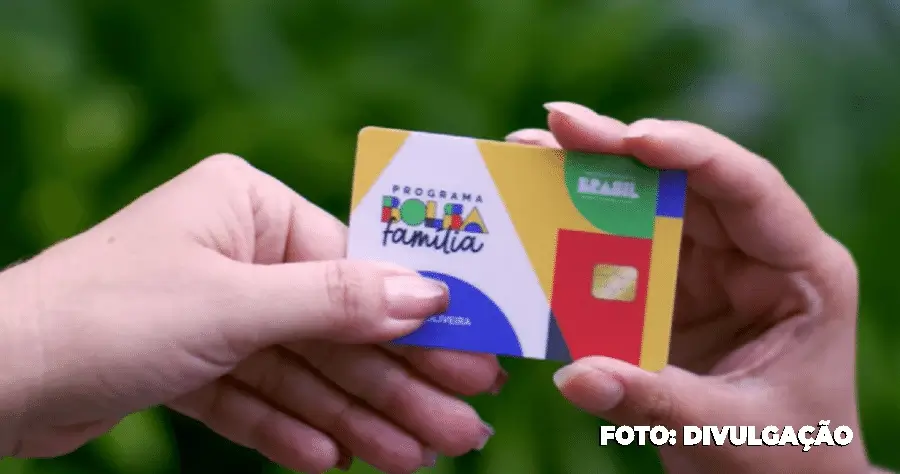 Beneficiários do Bolsa Família movimentando benefício pelo app CAIXA Tem