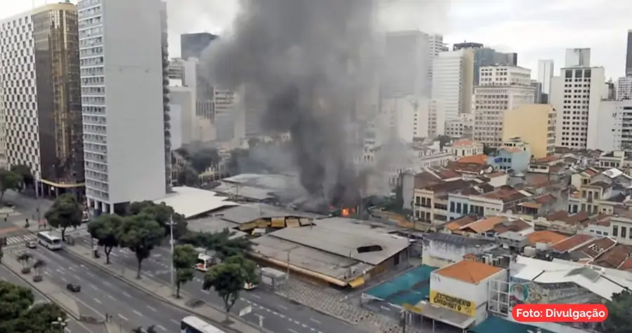 Imagem do Camelódromo da Uruguaiana no Centro do Rio de Janeiro após incêndio