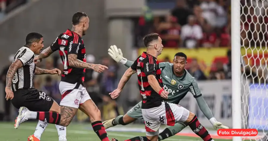 Flamengo domina o Botafogo com dois times diferentes e encaminha vaga